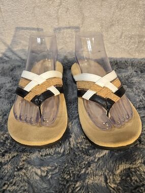 Spenco, Women’s Cork-Accent Thong Sandals in Black and White, Sz 7